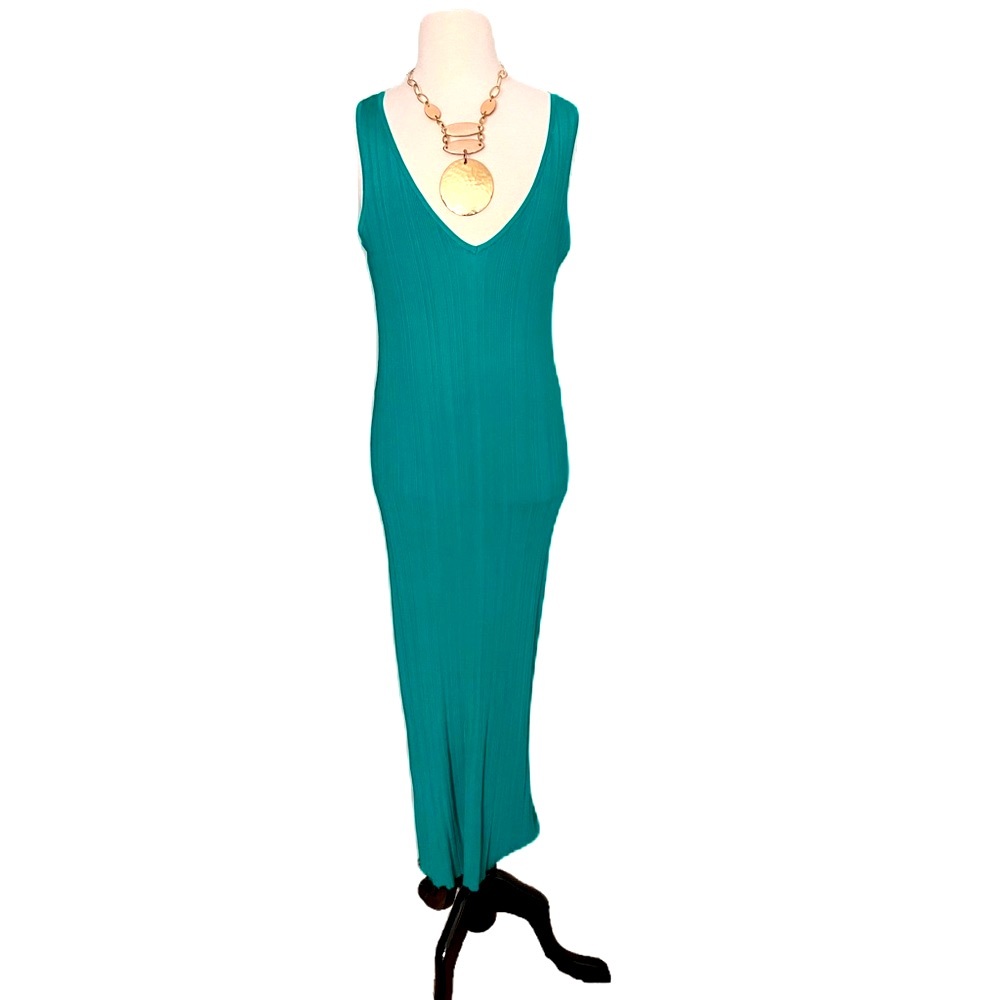 Zara Tank Dress Size S, Green. Midi. Very Stretchy. Pre-owned worn once. Comfy.